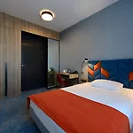 Faros Airport Hotel 3*