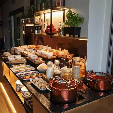 Faros Airport Hotel 3*