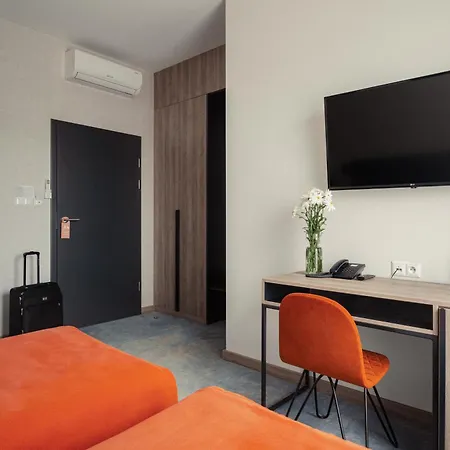 Faros Airport Hotell 3*