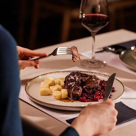 Hotel Faros Airport 3*