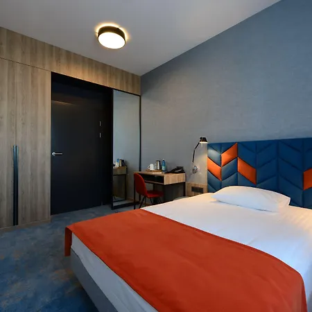 Faros Airport Hotell 3*