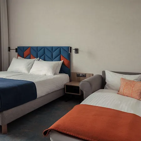 Hotel Faros Airport 3*