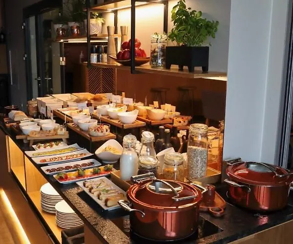 Faros Airport Hotel 3*