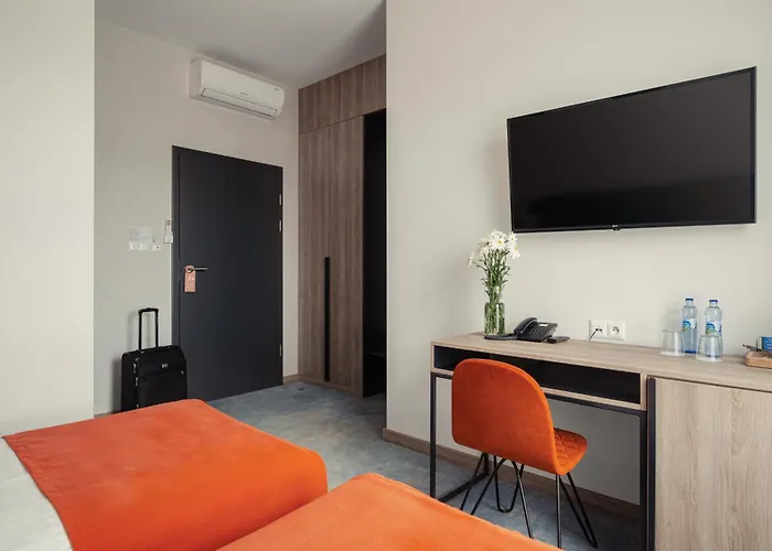 Faros Airport Hotel 3*