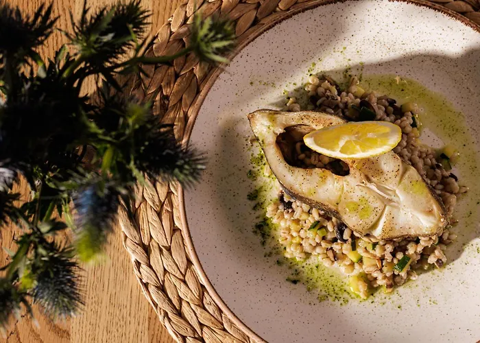 Faros Airport מלון