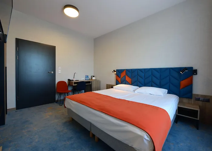 Faros Airport Hotel 3*