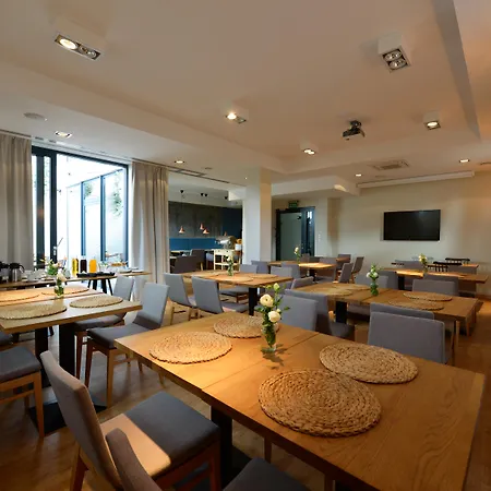 Faros Airport Hotel 3*