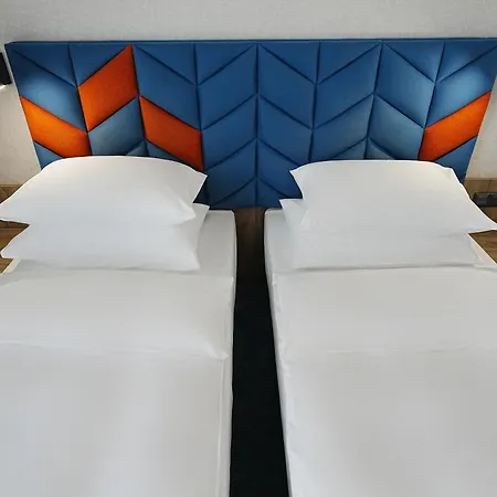 Faros Airport Hotel 3*
