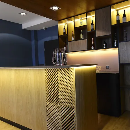 Hotel Faros Airport 3*
